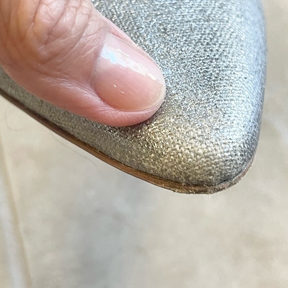 Incredible vintage Manolo Blahnik Silver fabric and leather sling backs! - Picture 12 of 17